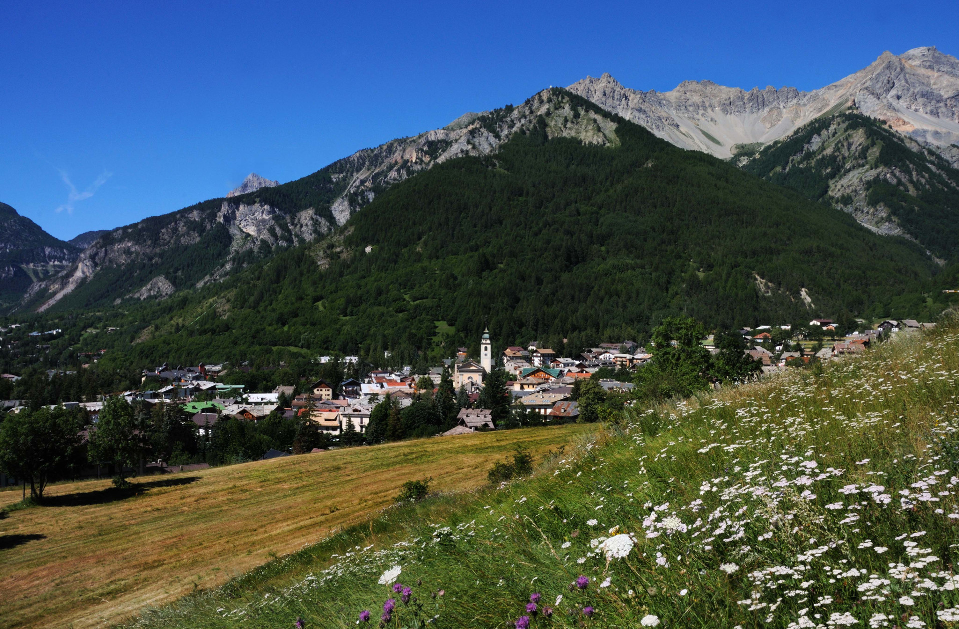BOOK YOUR HOLIDAY IN BARDONECCHIA WITH THE DISCOUNT VOUCHER OF THE PIEDMONT REGION